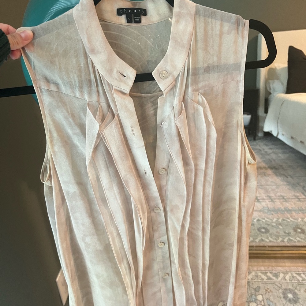 Theory Women's Beige Sleeveless Blouse